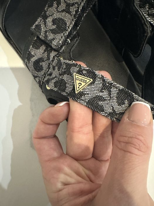 Оригинални сандали Guess 43 размерю