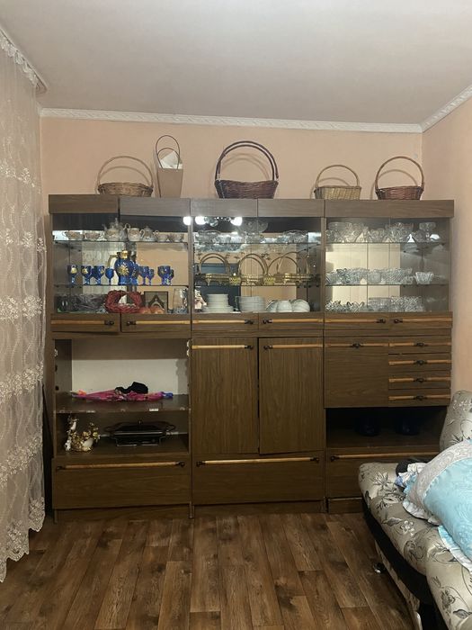 Продам Стенку натуральное дерево
