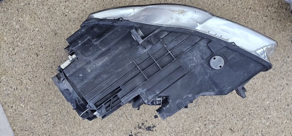 Faruri Xenon vw Passat B6