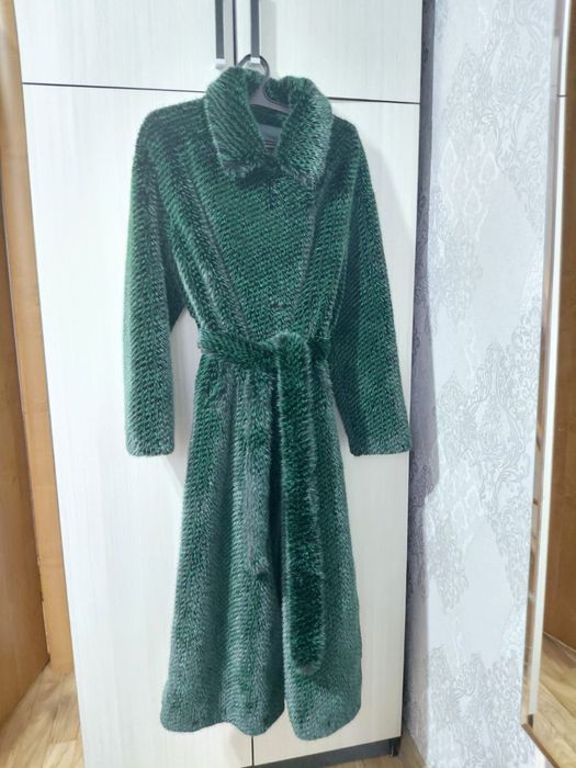 Шуба изумрудного цвета