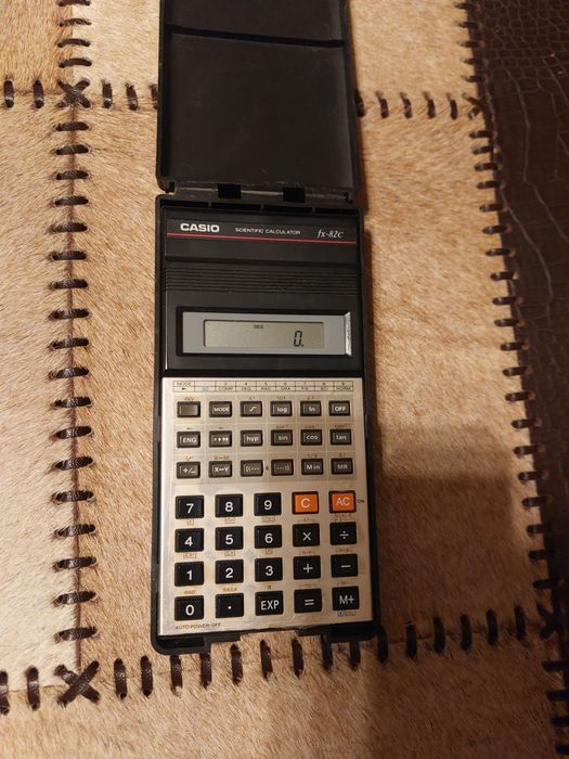 Pentru colecționari calculator Casio  fx-82c