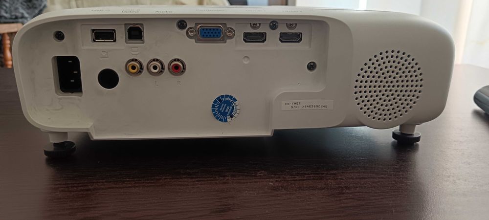 Videoproiector Epson EB-FH52.