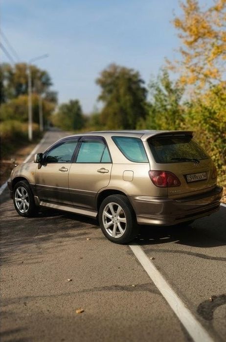 Продам Toyota Harrier