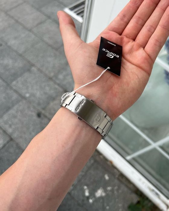 Soat Casio Edifice Chronograph EFR-526D, Original, 2 yil kafolat, 100-