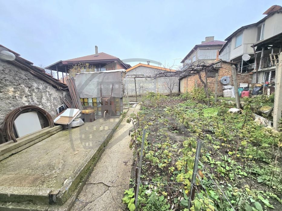 Къща в Добрич-Христо Ботев площ 100 цена 74000