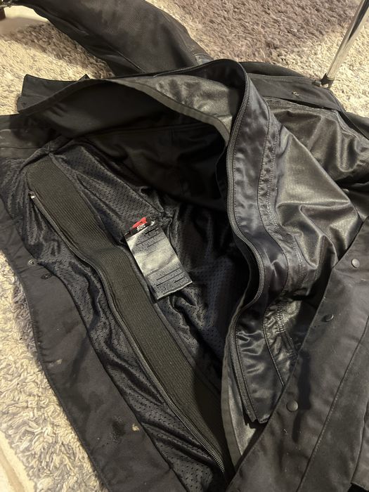 Яке за мотор Dainese