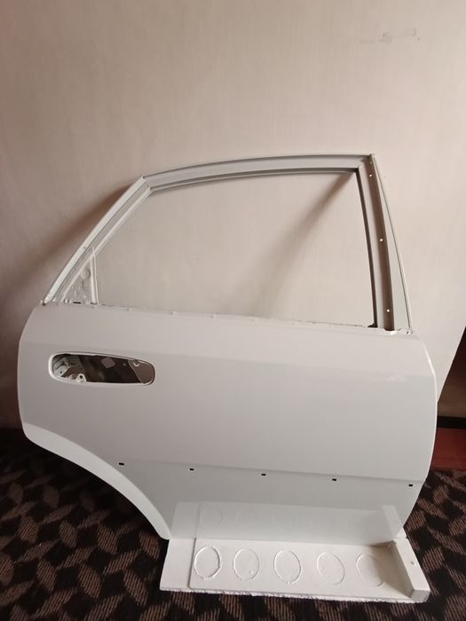 Jentra orqa eshik ong  tarafi 2022 DAN yechilgan