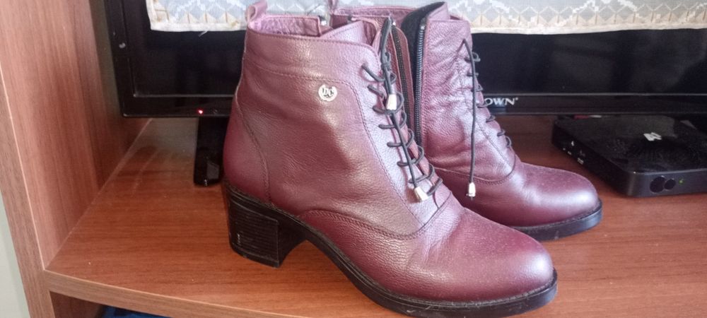 Естествена кожа боти дамски - 38 номер