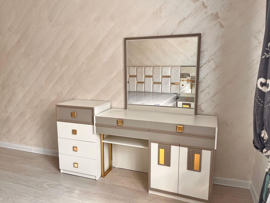 Срочно продам спальный гарнитур Турецкий