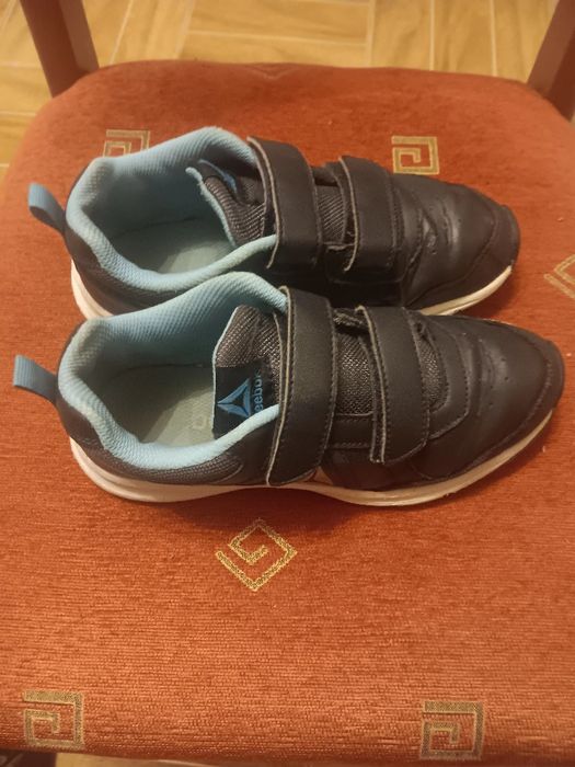 Продаеам маратонки REEBOK