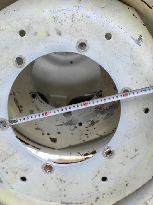 Roti tractor înguste N HOLAND. FEND CASE