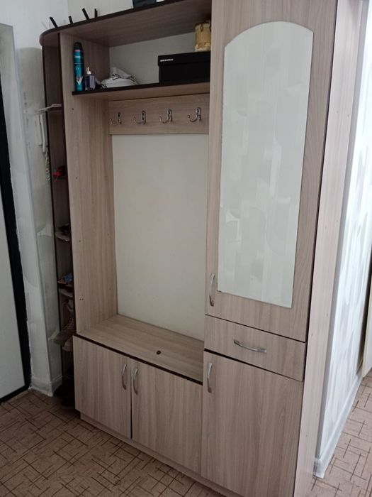 Продаю шкаф хорошый
