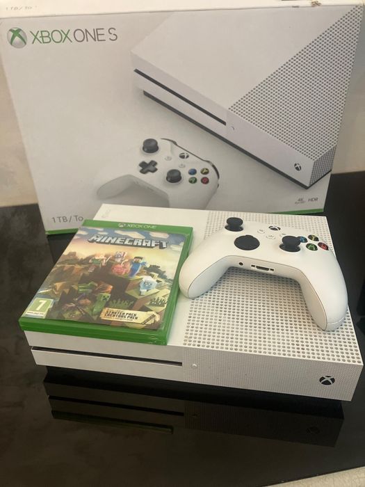 XBOX One S 1 TB cu controller si Minecraft