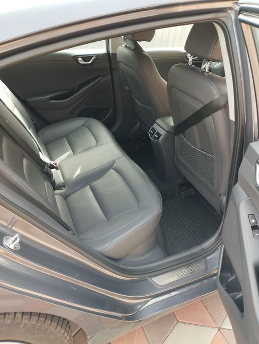 Vând Hyundai Ioniq