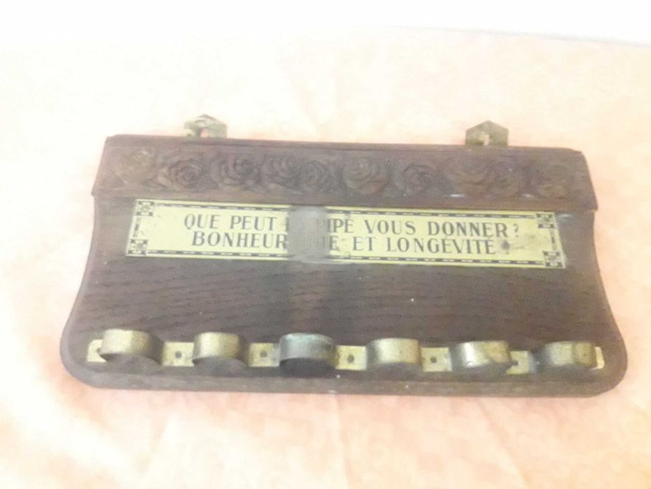 Colectie de sase pipe cu suport de perete