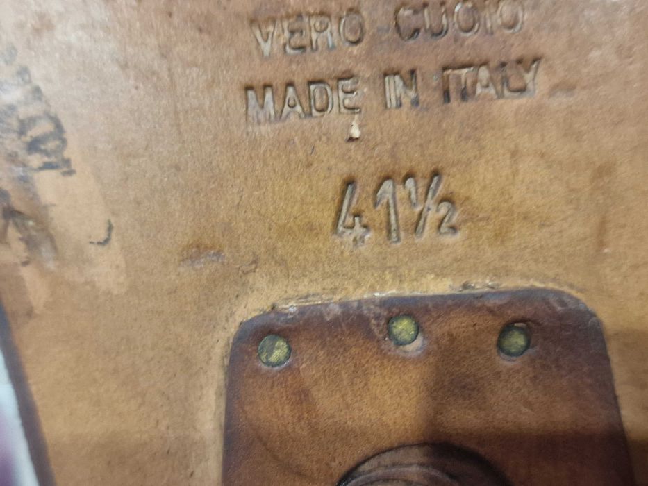 Продавам   италиански обувки KOIL от естествена кожа, ръчна изработка