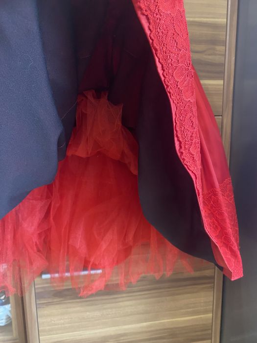 Намалена! Официална рокля Юнона червена