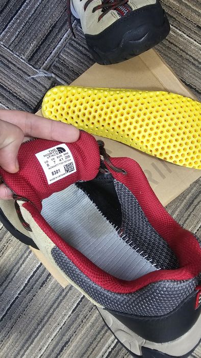 Кроссовки The North Face