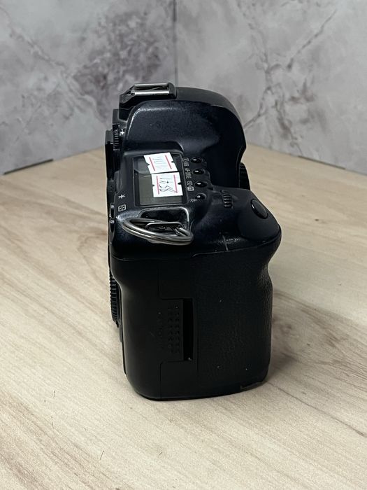 Фотоаппарат Canon EOS 5D Mark II