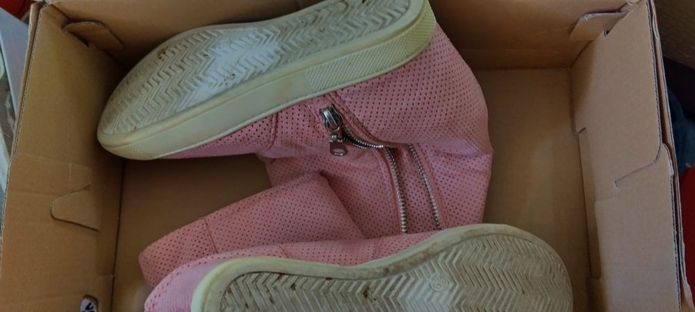 Дамски боти номер 39