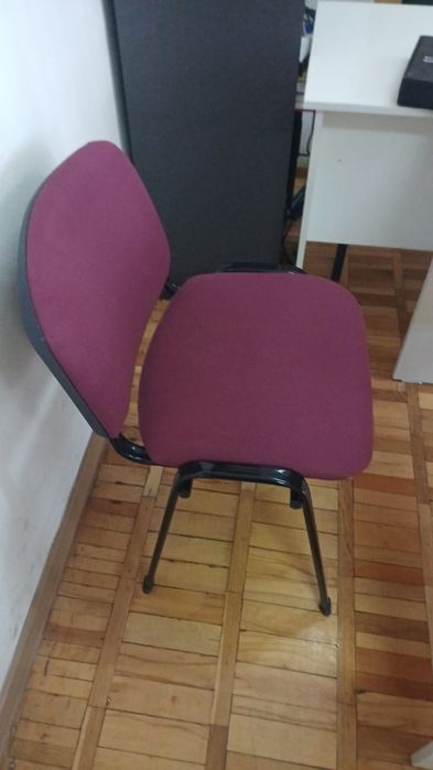 Продам стулья учебные