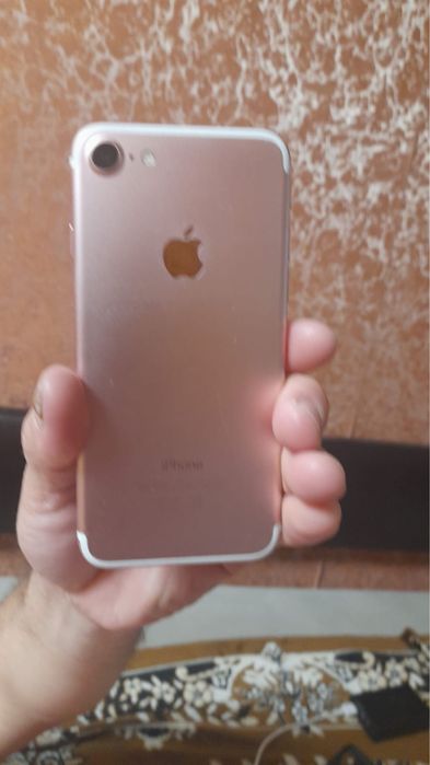 Аифон 7. в хорошем состочни