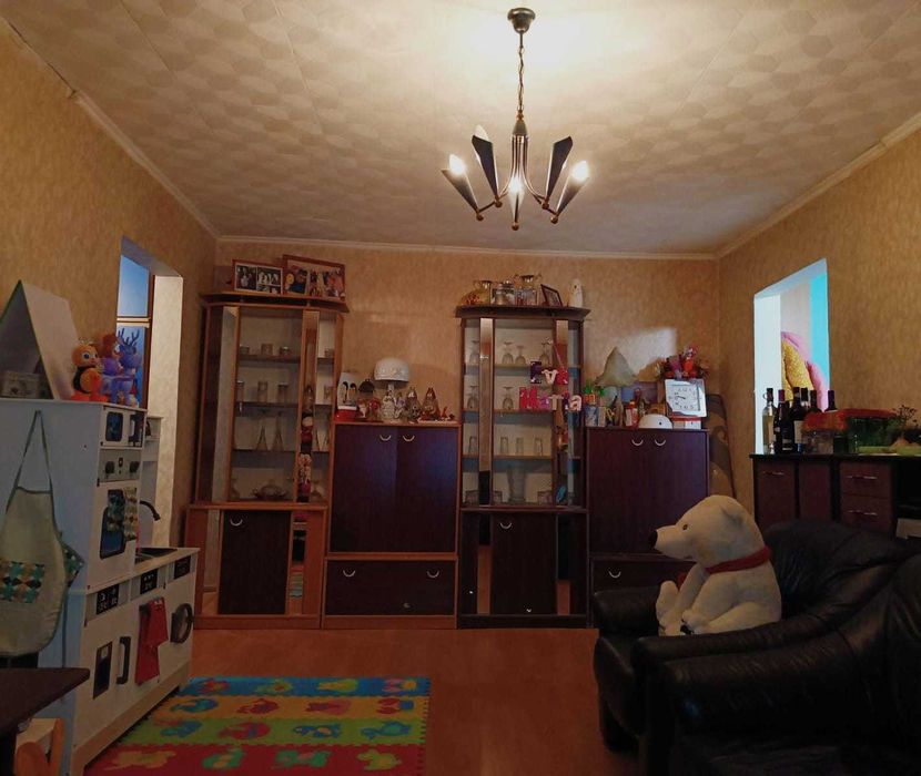 Proprietar vinde apt. spațios cu 3 camere