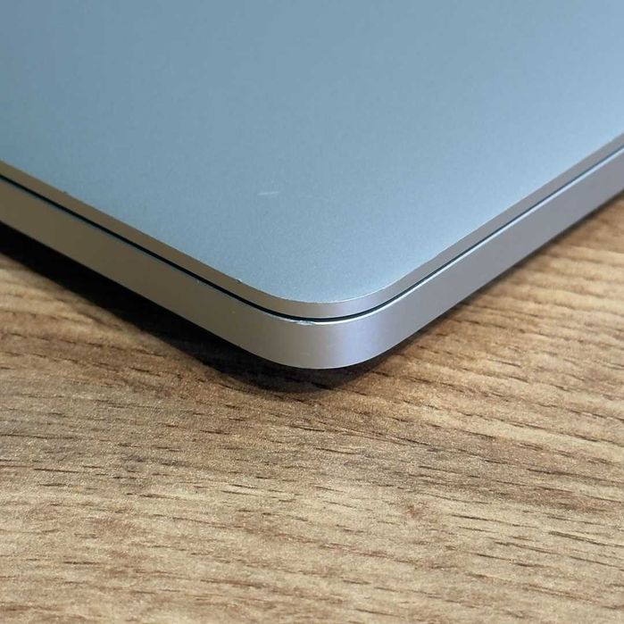 MacBook Pro 16 i9 2.4GHz SSD 1TB RAM 64GB DDR4 AMD Radeon Pro 5500M Silver - GARANTIE 12 LUNI | TrueGSM