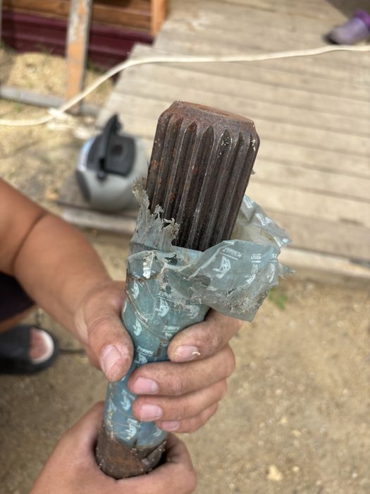 Продам новую полуось