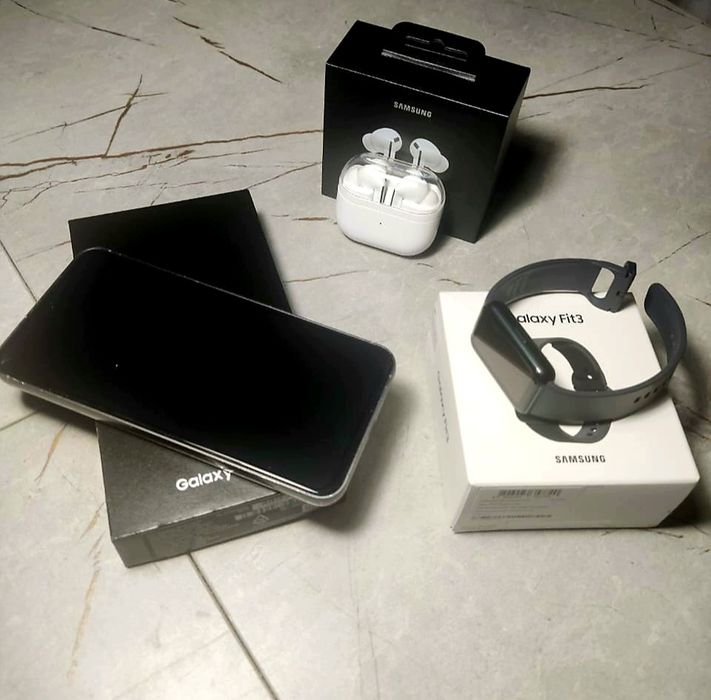 Samsung Galaxy S23 Fe 8/128, Galaxy Buds 3 Pro, Galaxy Fit 3