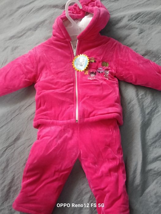 Vând salopeta de bebelusi