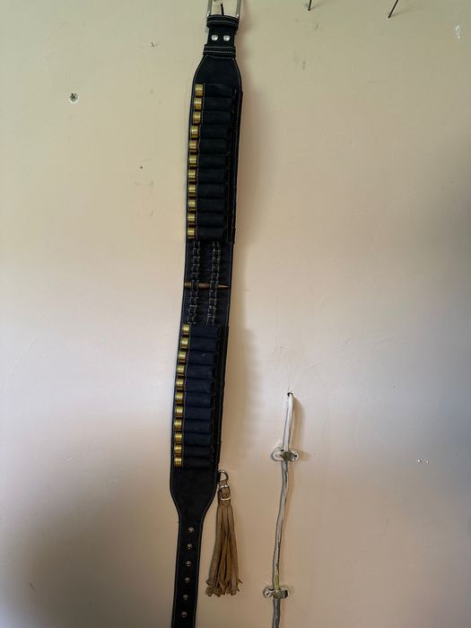 Патрондаши, кании, паласки от естествена кожа