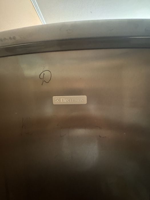 Продам холодильник на запчасти
