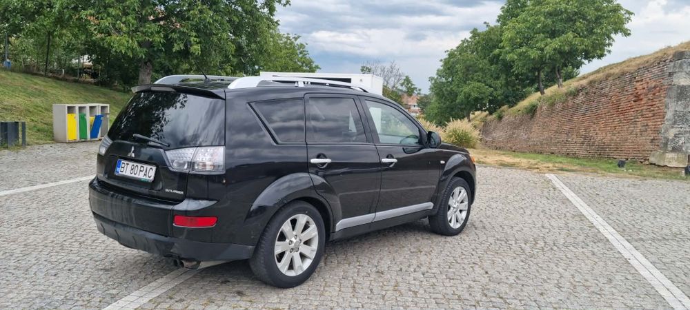 Mitsubishi Outlander 2 Full Full 7 Locuri Se oferă fiscal pe loc