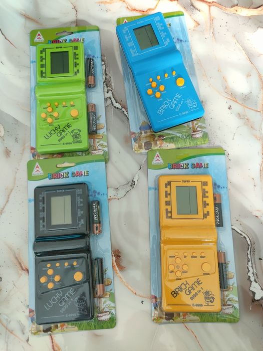 Tetris joc cu baterii incluse, Brick Game