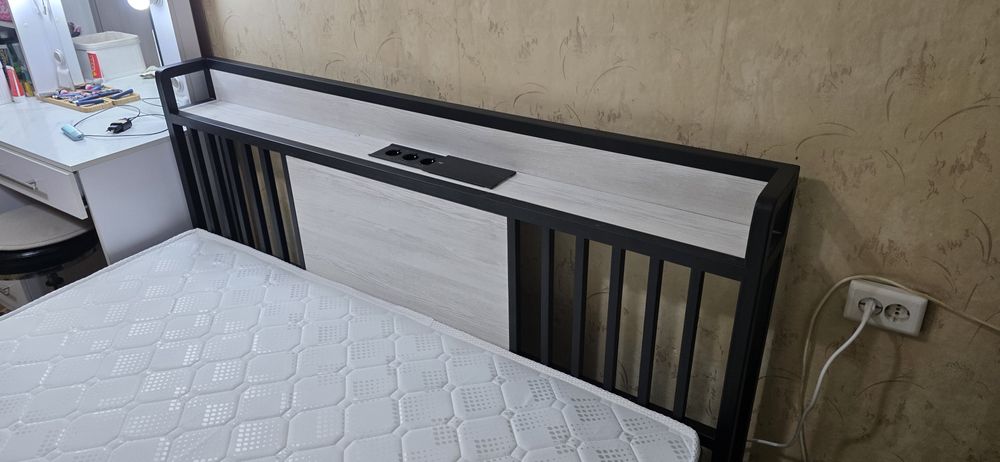 Металлические двуспальная кровать МОДЕЛЬ.  (COMFORT)