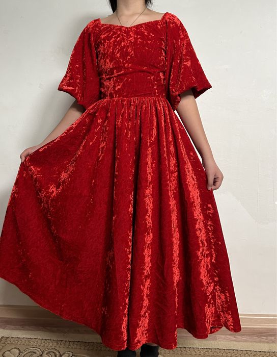 Платья сатылады.