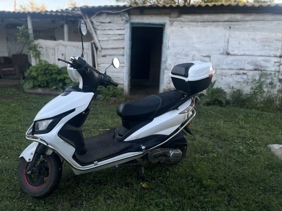 Продаетс мопед м8 150 кубов