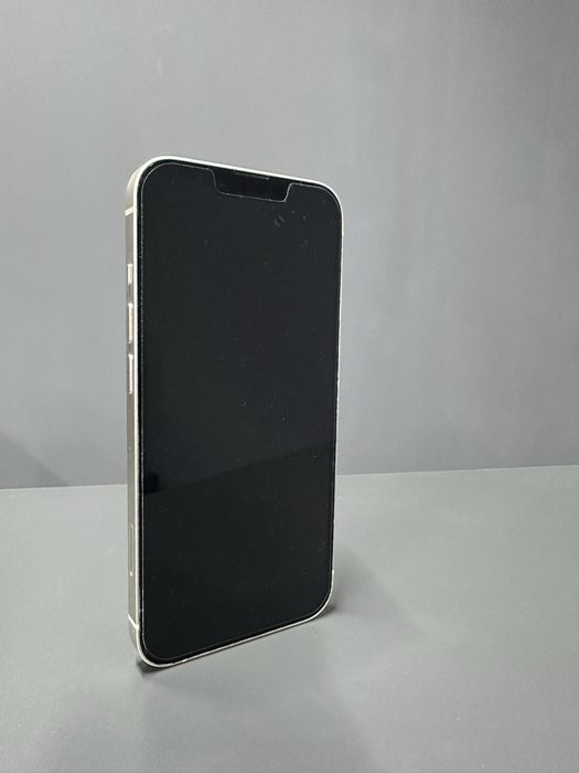 Продам Iphone 13