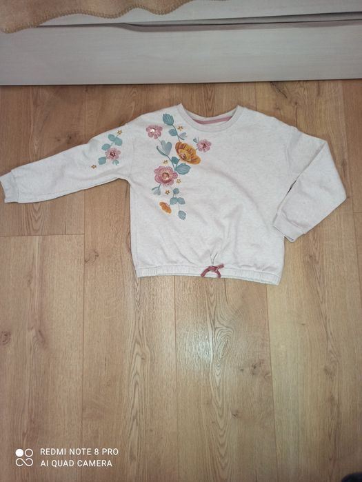 2бр.блузки ,пола и клинче