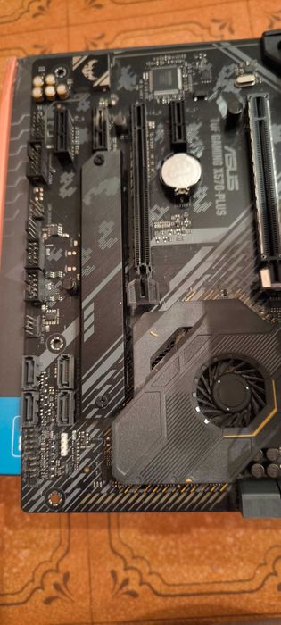 Материнская плата ASUS TUF GAMING X570-PLUS