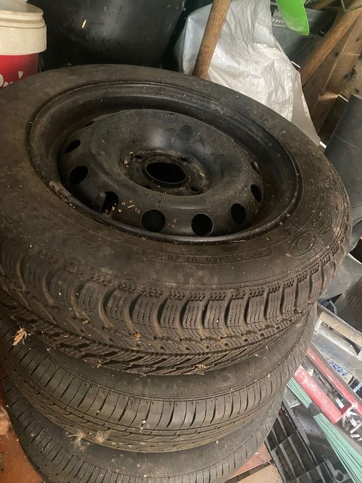 Гуми за Пежо и Ситроен