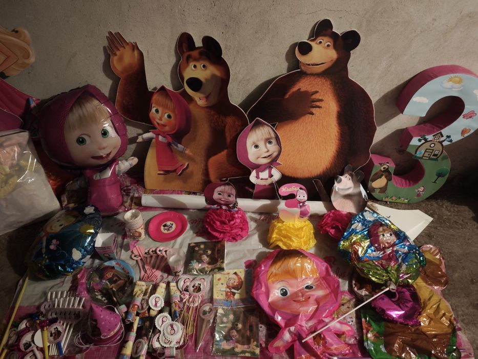 Украса за рожден ден : Ариел , Барби , Маша и Мечока, Елза и Ана