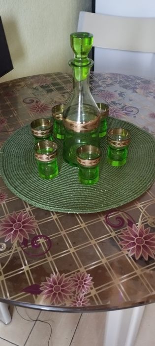 Графин и 6 стопок для крепких напитков.СССР.