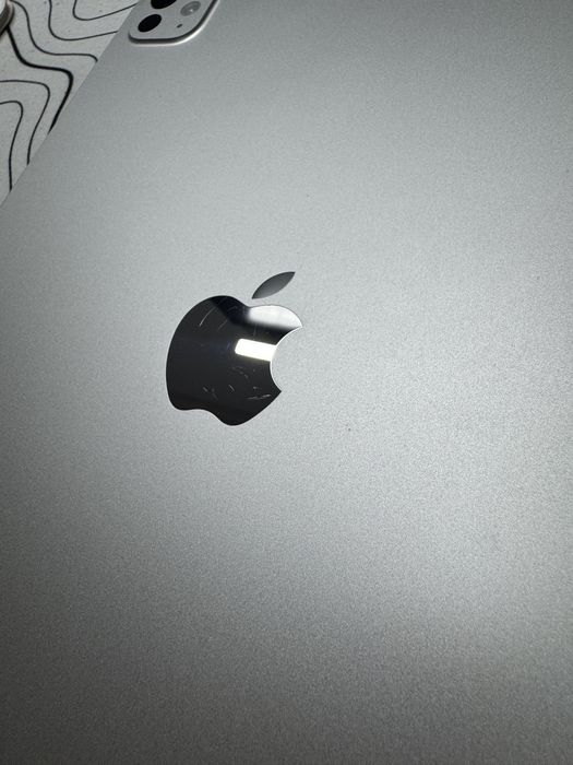 iPad Pro M5 11' + Magic Folio Case