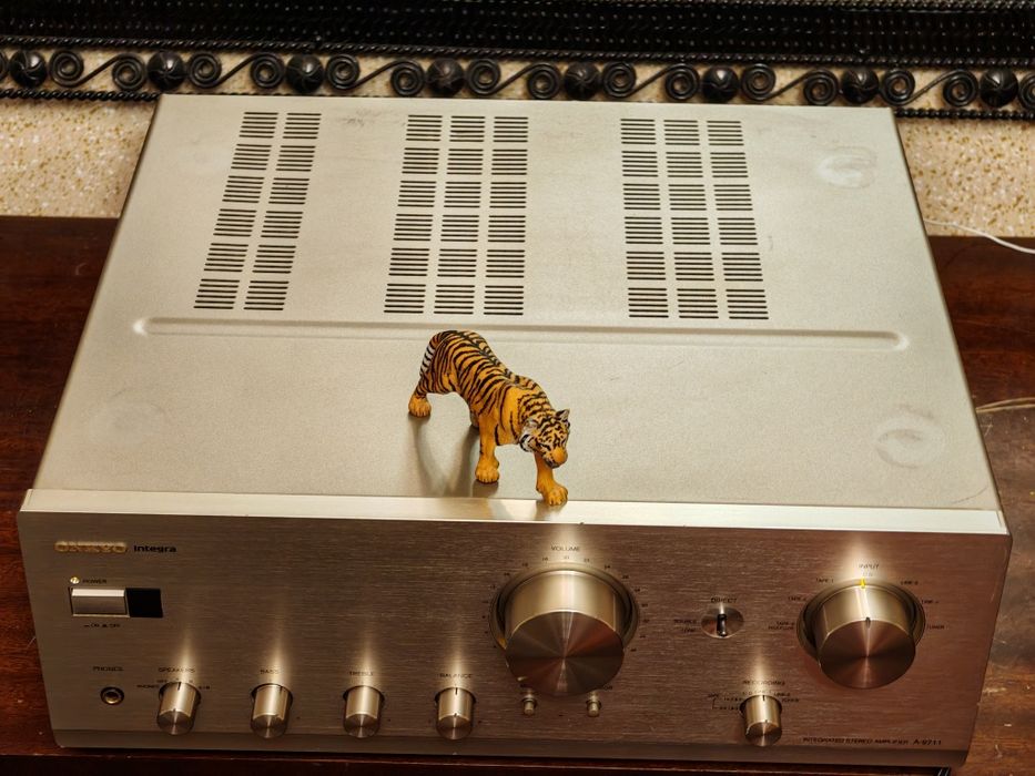 Onkyo A-9711 Integra Luxury Series. Amplificator top. Preț fix !