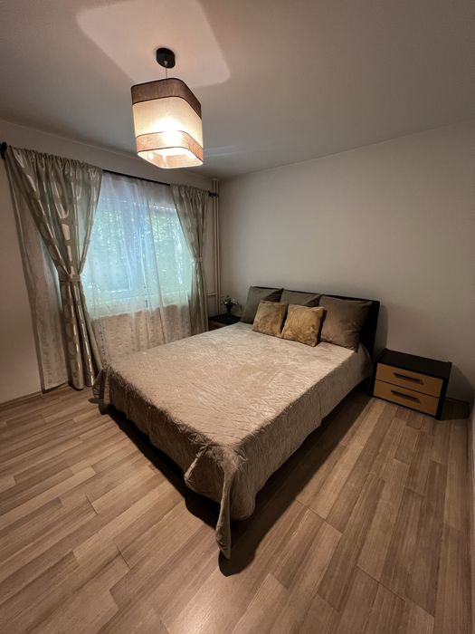Vand apartament 2 camere Lujerului