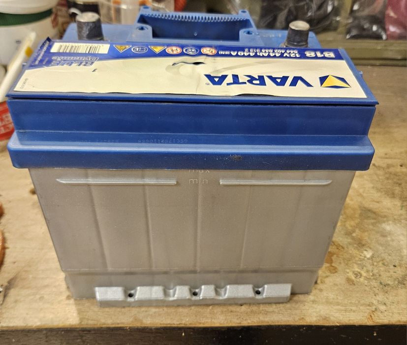 Акумулатор Varta като нов
