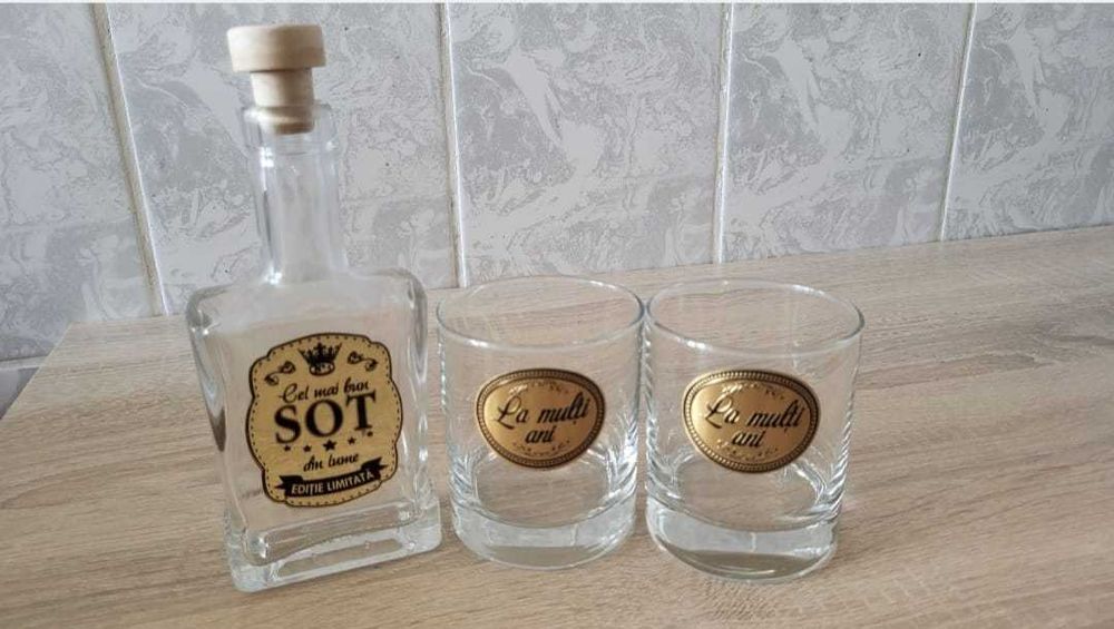Set cadou pentru sot - Sticla + 2 pahare