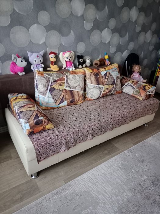 Продам диван ,книжка!!!
